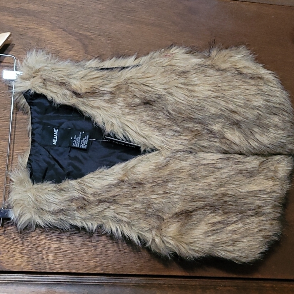 Me Jane Faux Fur Vest NWT